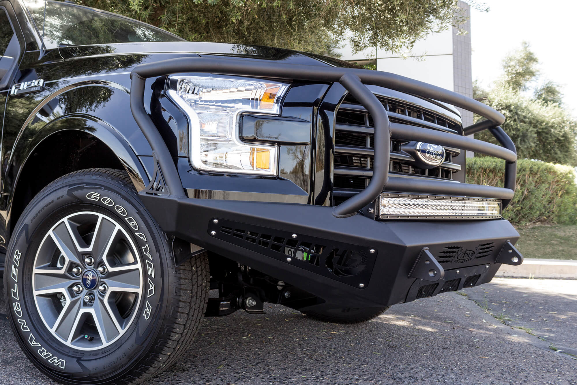 Бампер передний HoneyBadger Rancher для Ford F-150