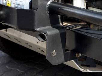 Land Rover Defender Front Bumper - by Front Runner