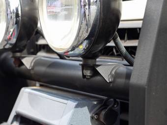Land Rover Defender Front Bumper - by Front Runner