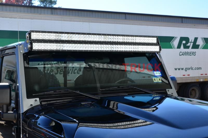 Кронштейн для установки дополнительного света на рамке лобового стекла Jeep Wrangler JK 4 & 2 Door  07-16